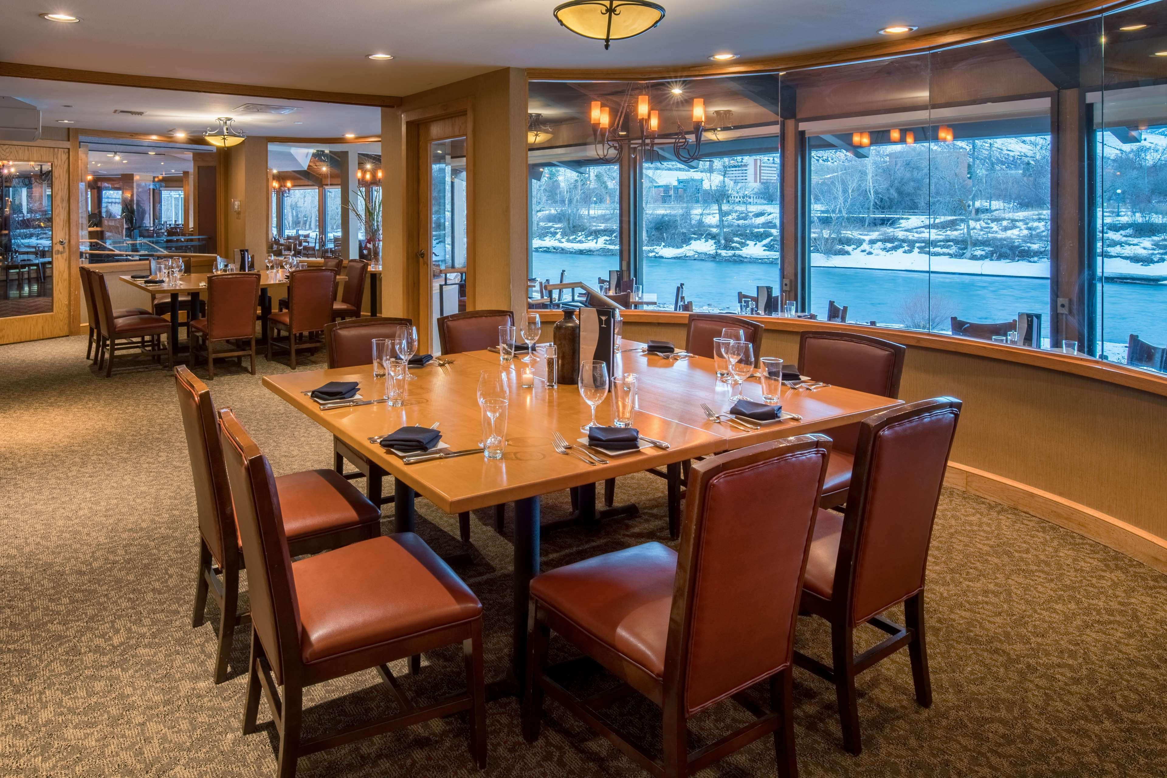 Hotel Doubletree By Hilton Missoula Edgewater Exterior foto