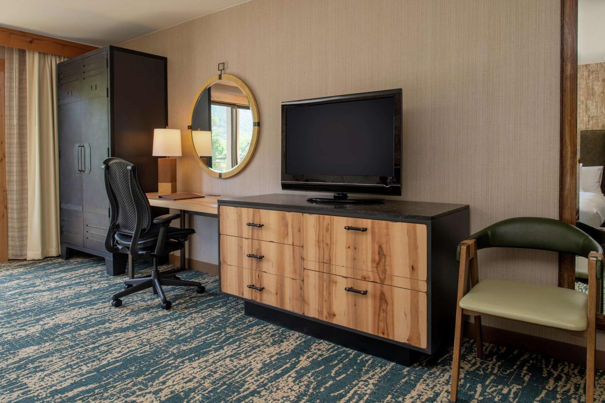 Hotel Doubletree By Hilton Missoula Edgewater Exterior foto